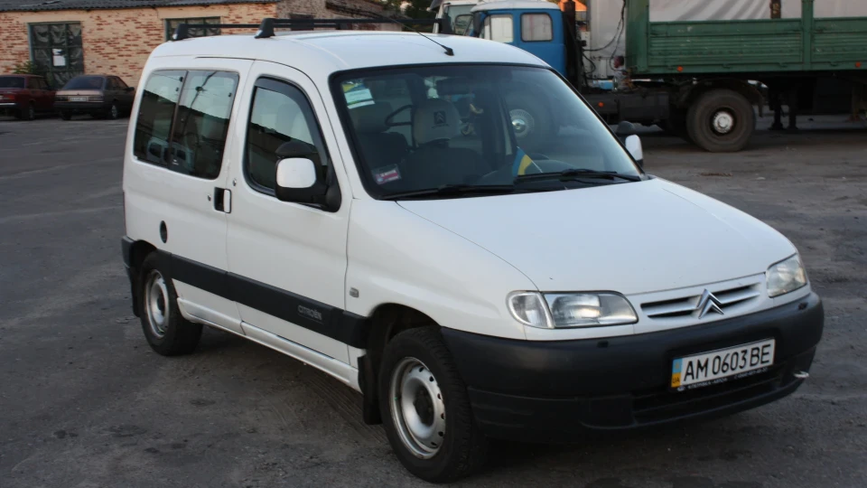 Citroen Berlingo Білий трудяга