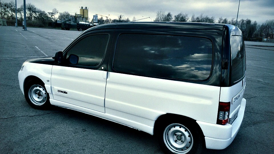 Citroen Berlingo Black and White 5