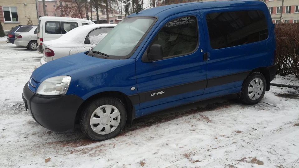 Citroen Berlingo Бобік