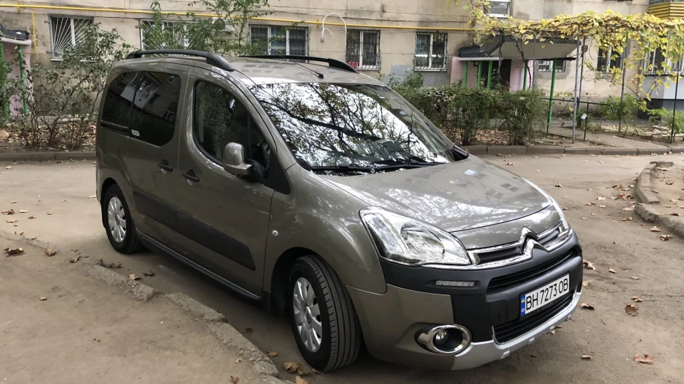 Citroen Berlingo Ялинка