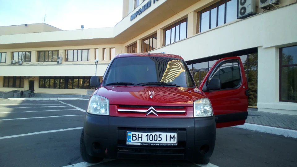 Citroen Berlingo Гарячий червоний 2