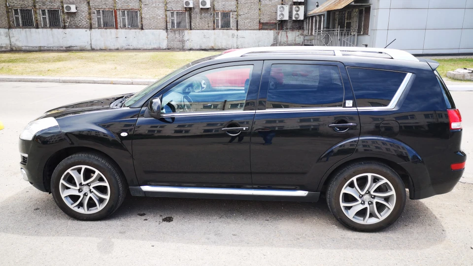 Citroen C-Crosser 4