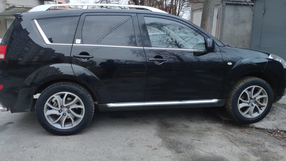Citroen C-Crosser Чорний Ситрон 3