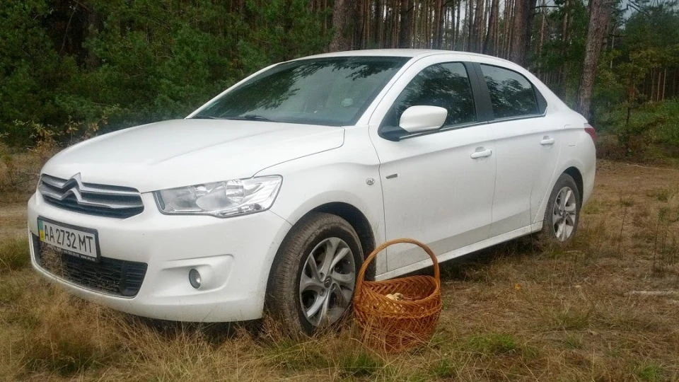 Citroen C-Elysee Білий ракетоліт 2