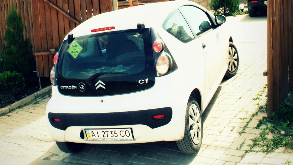 Citroen C1 білий СітроЇжачок