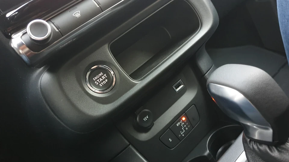 Citroen C3 SHINE 1.2 Turbo AT 4