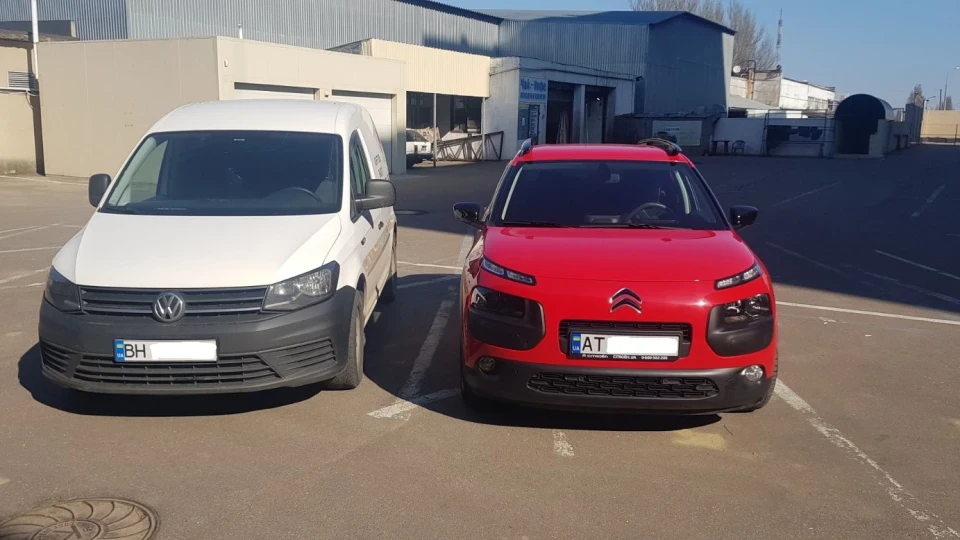 Citroen C4 Cactus Червоний дизилек. 2