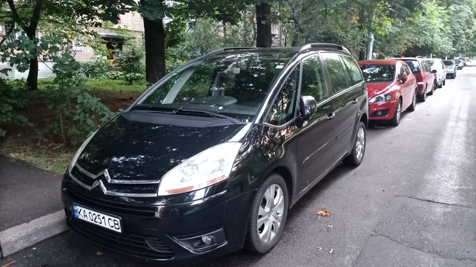 Citroen C4 Picasso 1.8 EW7A газ/бензин