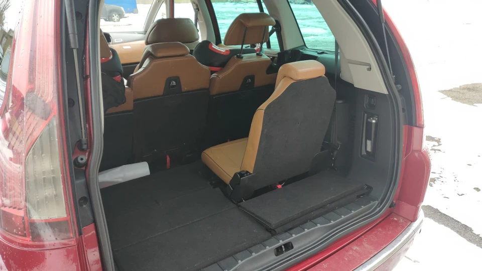 Ялинка Citroen C4 Picasso 3