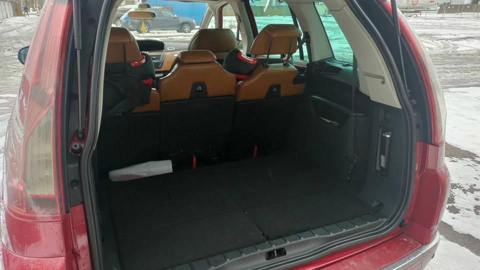 Ялинка Citroen C4 Picasso 4