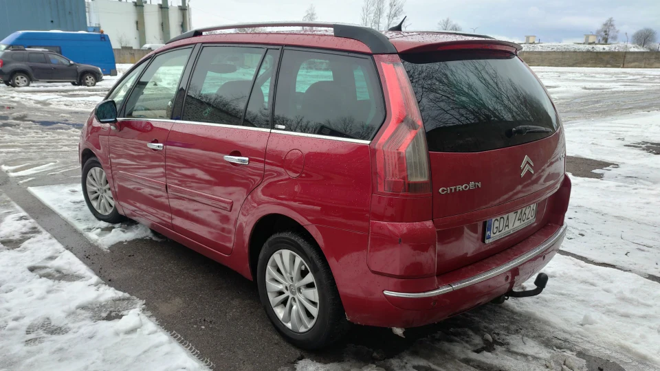 Ялинка Citroen C4 Picasso 5