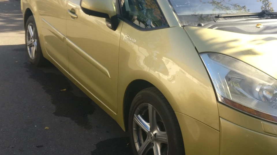 Citroen C4 Picasso Жовто-золотий 2.0 бенз 3