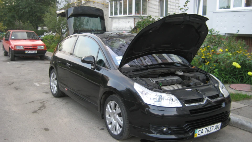 Citroen C4 VTS 2.0) 4