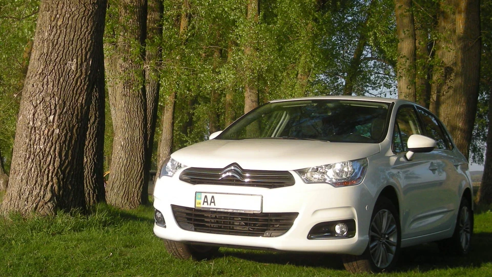 Citroen C4 120 VTi МКПП Exclusive 4