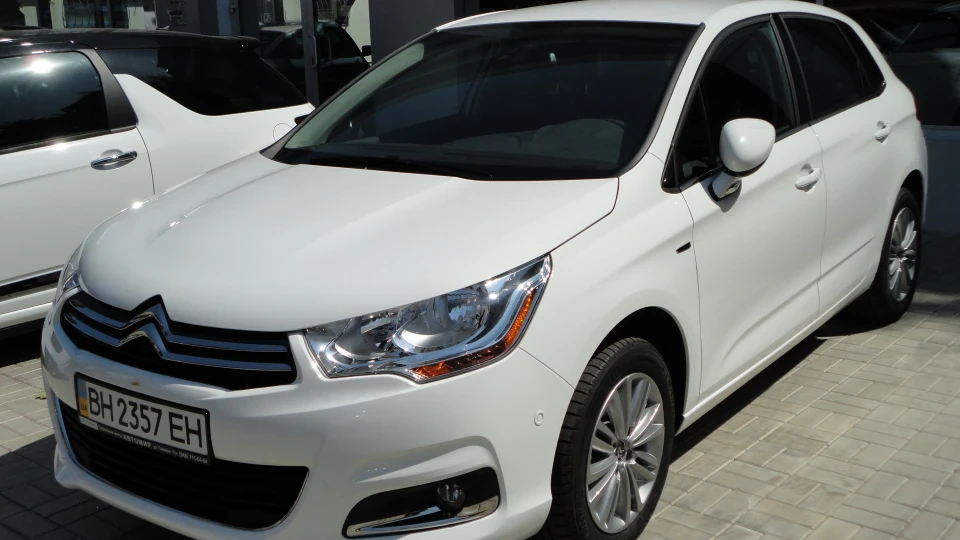 Citroen C4 1.6 120VTi MT, Exclusive 3