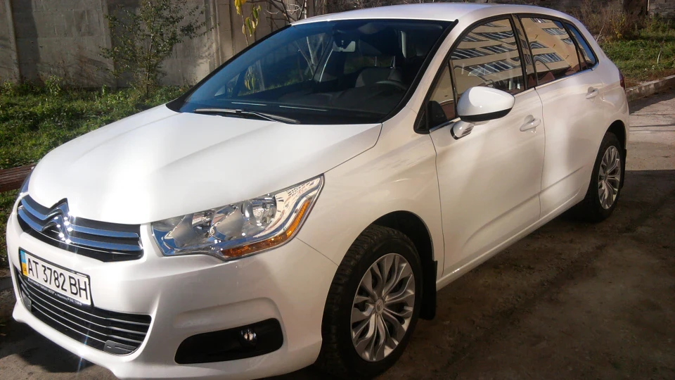 Citroen C4 1,6 HDI blanc banquise 2