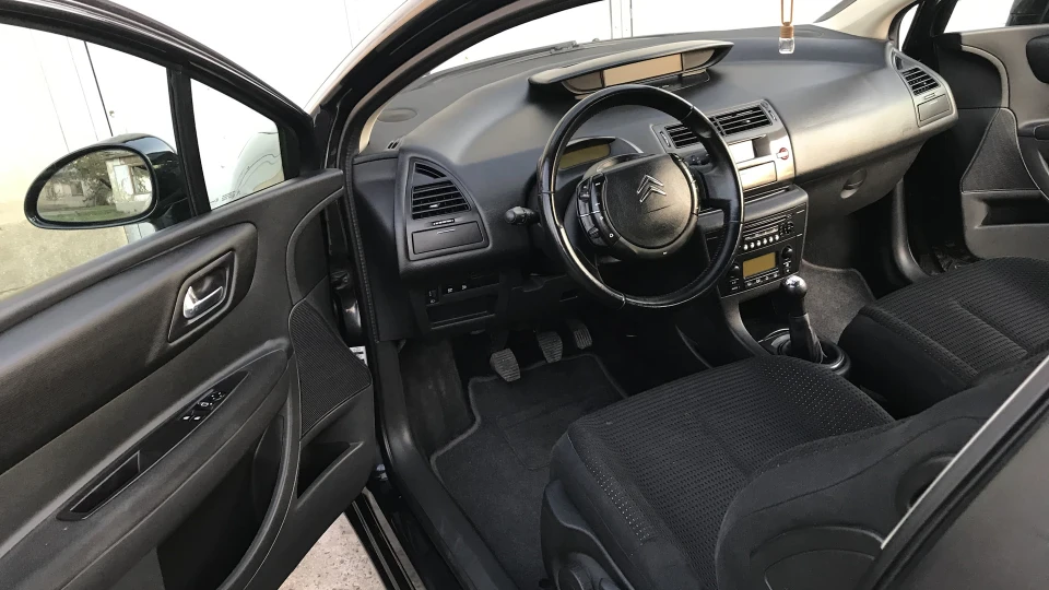 Citroen C4 1.6 турбо 3