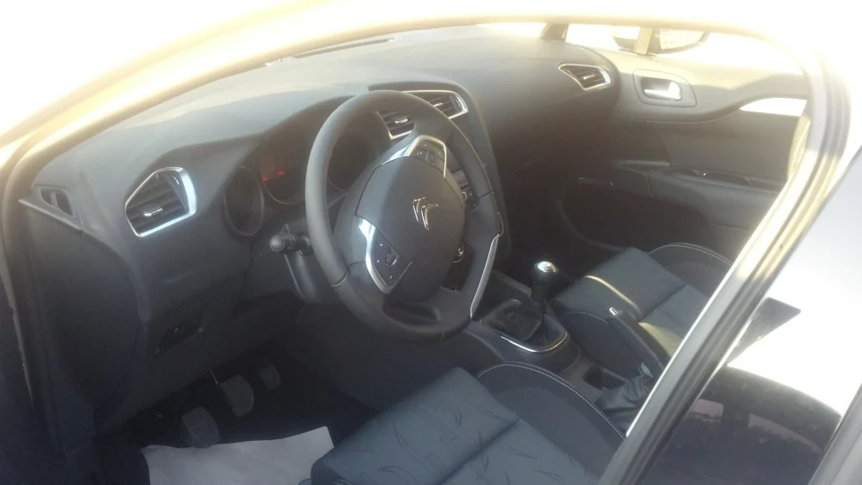 Citroen C4 1.6i 110hp Tendance 3