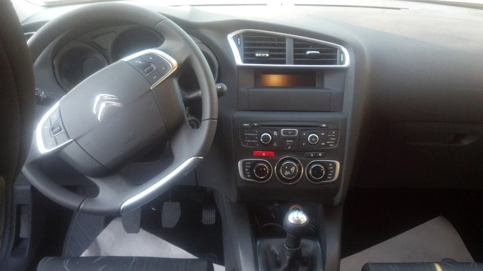 Citroen C4 1.6i 110hp Tendance 4