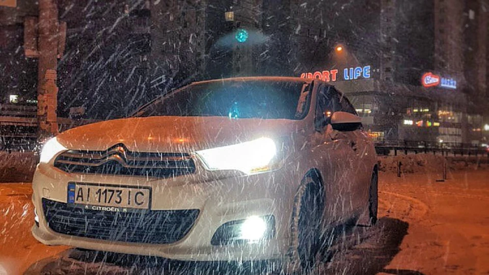 Citroen C4 Біла ялинка