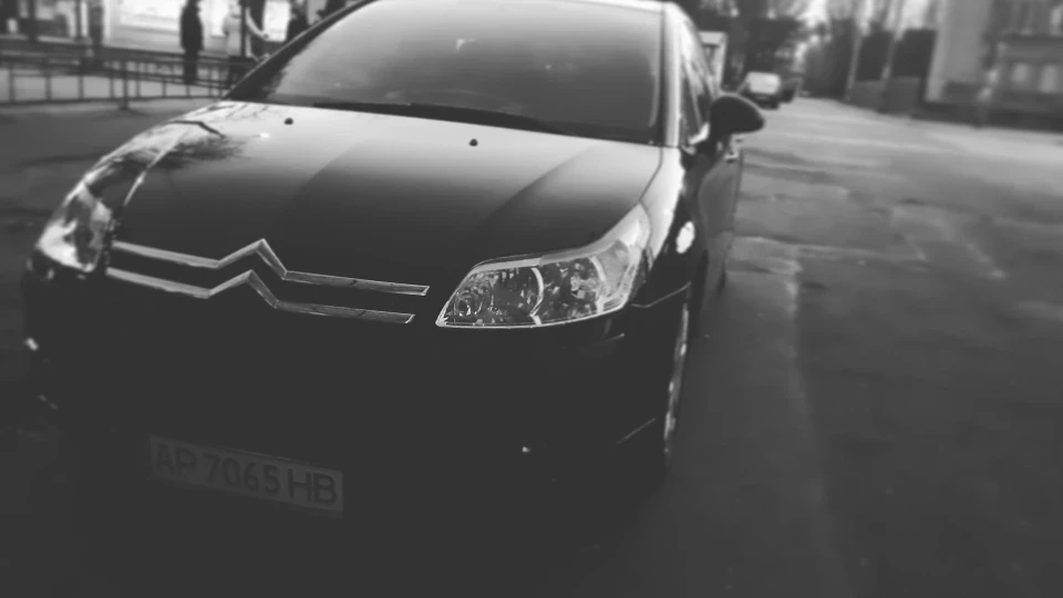 Citroen C4 Чорна Ялинка 4