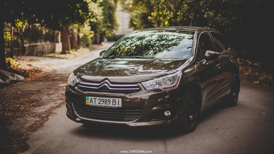 Citroen C4 Chocolate