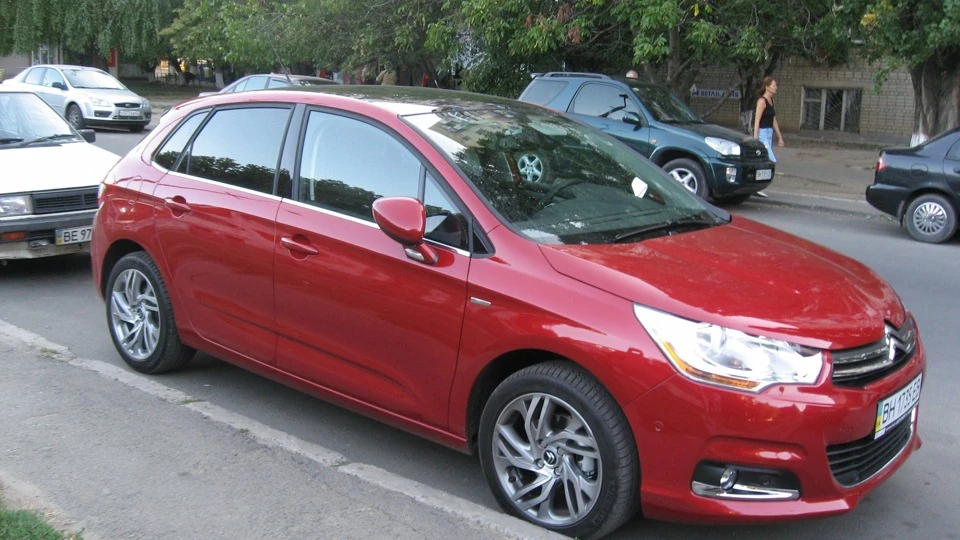 Citroen C4 Citrik)