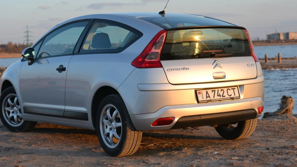 Citroen C4 Coupe 4