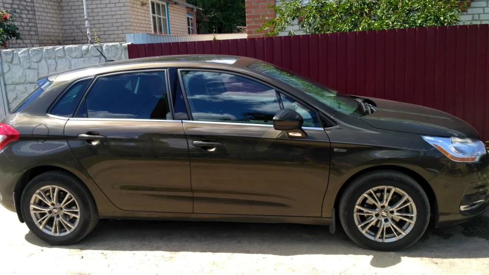 Citroen C4 Ялинка 1,6 турбо eHDI 3