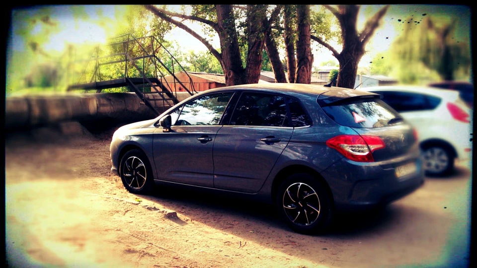 Citroen C4 gris thorium force 3