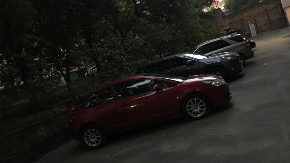 Citroen C4 Червоне Ситро 2
