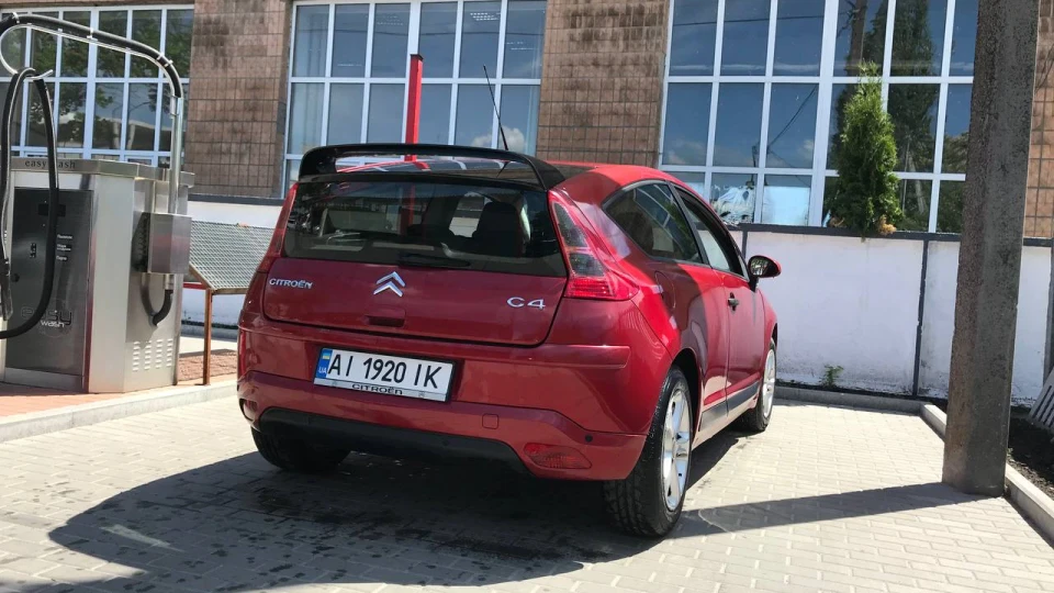 Citroen C4 Червоне Ситро 3