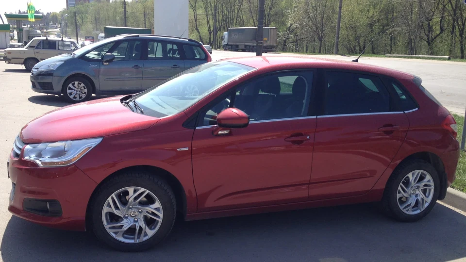 Citroen C4 червоний дизель