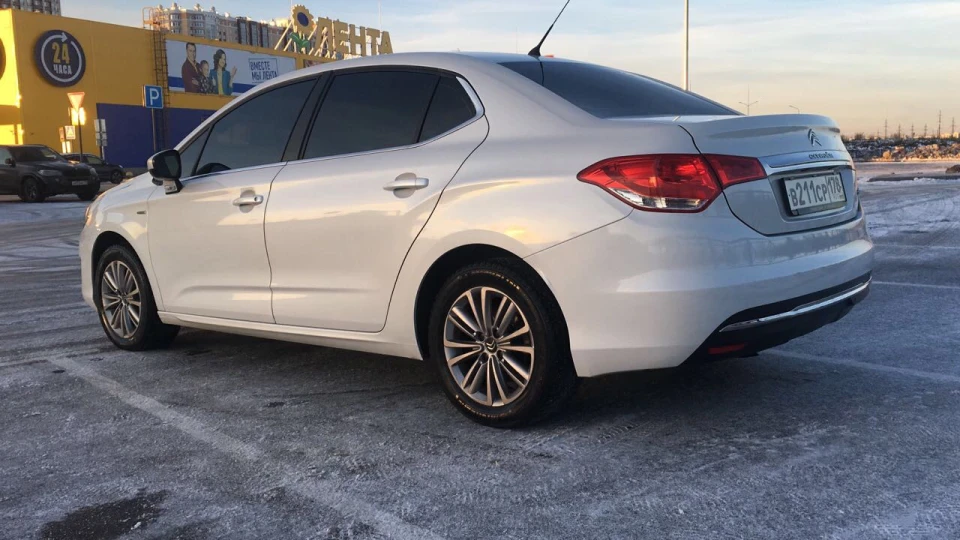 Citroen C4 Перламутровий седан 2
