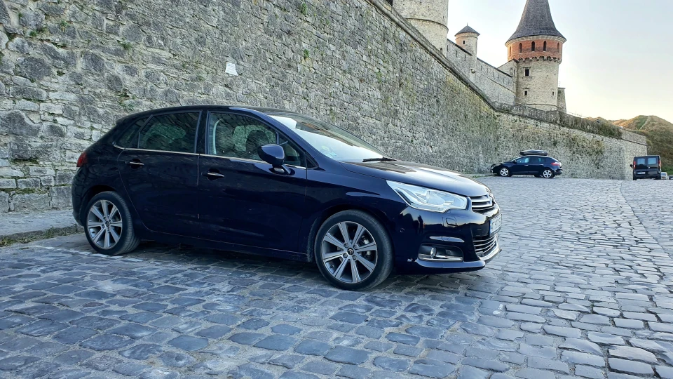 Citroen C4 SHINE 1.6 blueHDI 4