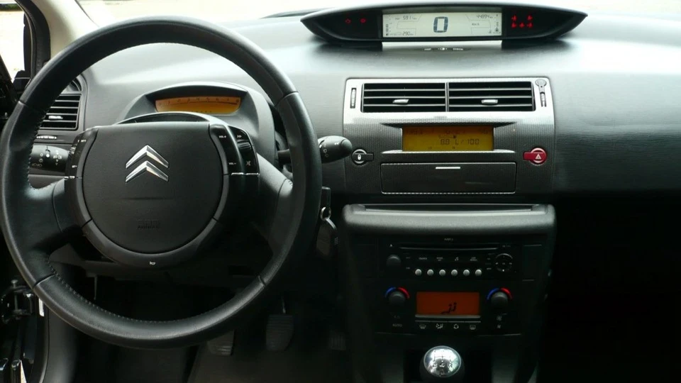 Citroen C4 VTR Black ONYX coupe 3