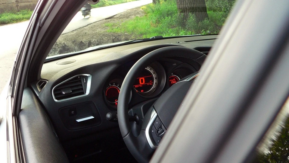 Citroen C4 White Rabbit 4