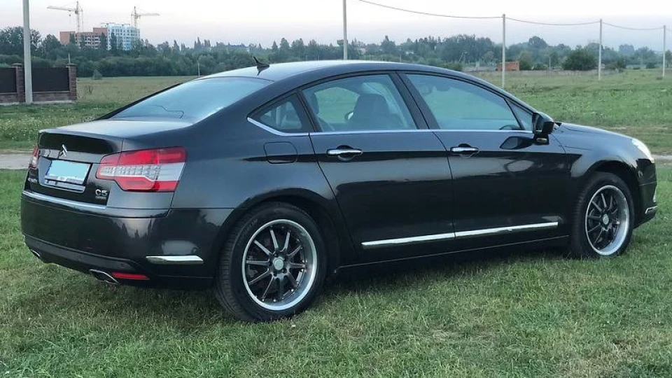 Citroen C5 200 black horses