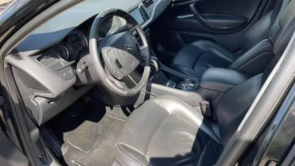 Citroen C5 2.2 чорний дракон 2