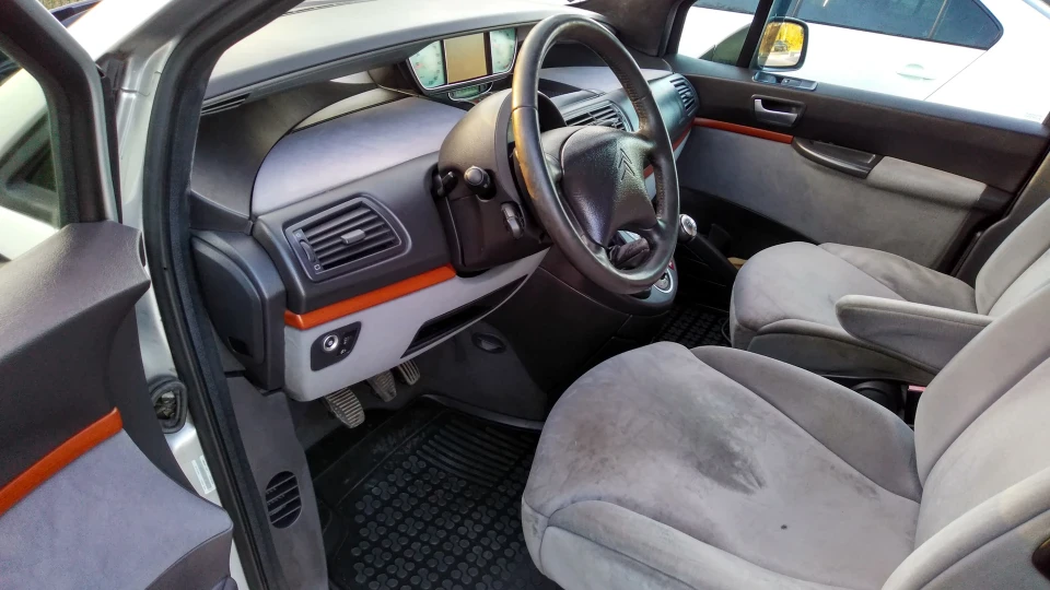 Citroen C8 2.2 HDI (94kW) 5