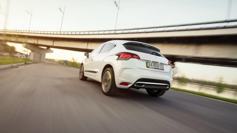Citroen DS4 TURBO FRUIT 3