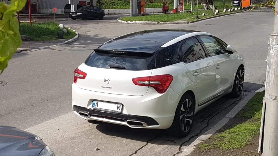 Citroen DS5 Déesse Blanche 2