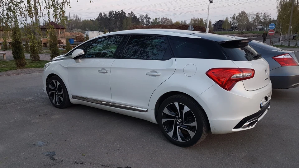 Citroen DS5 Déesse Blanche 4