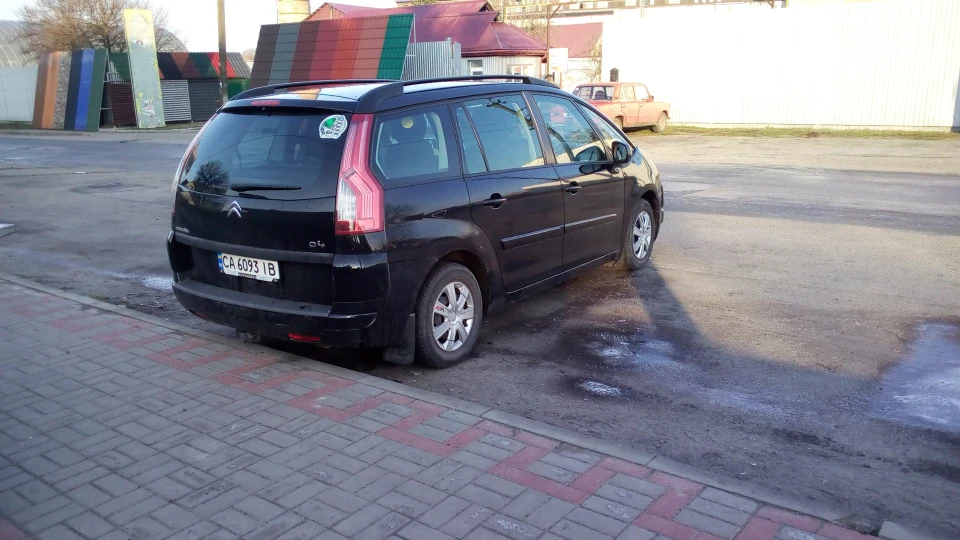 Citroen Grand C4 Picasso Чорний металік1.8 бензин 3