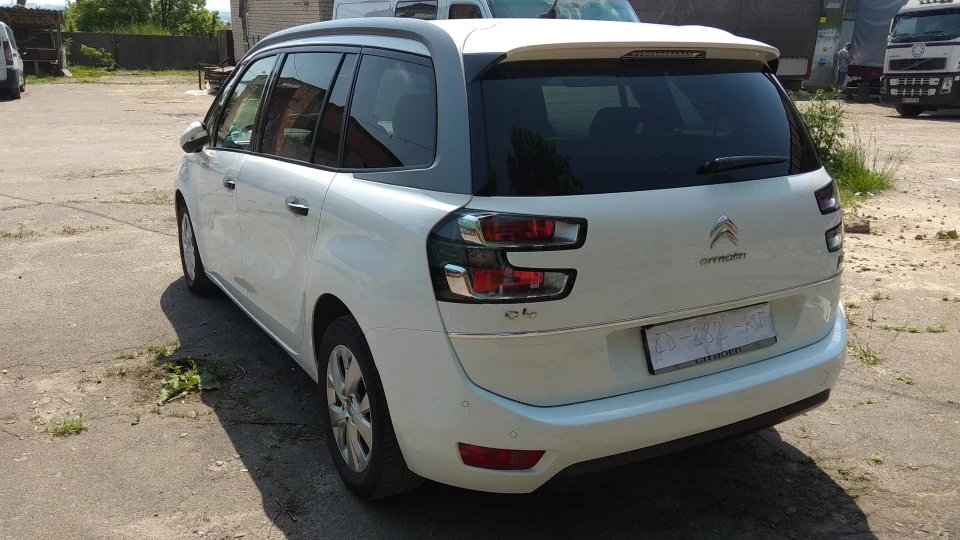 Citroen Grand C4 Picasso шматок айсберга 4