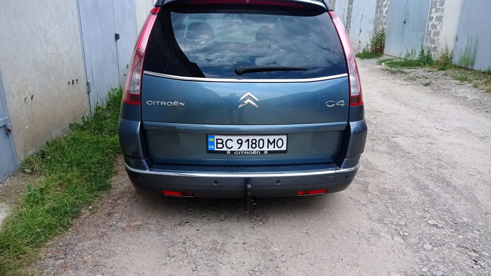 Citroen Grand C4 Picasso Сірий-Пікачу