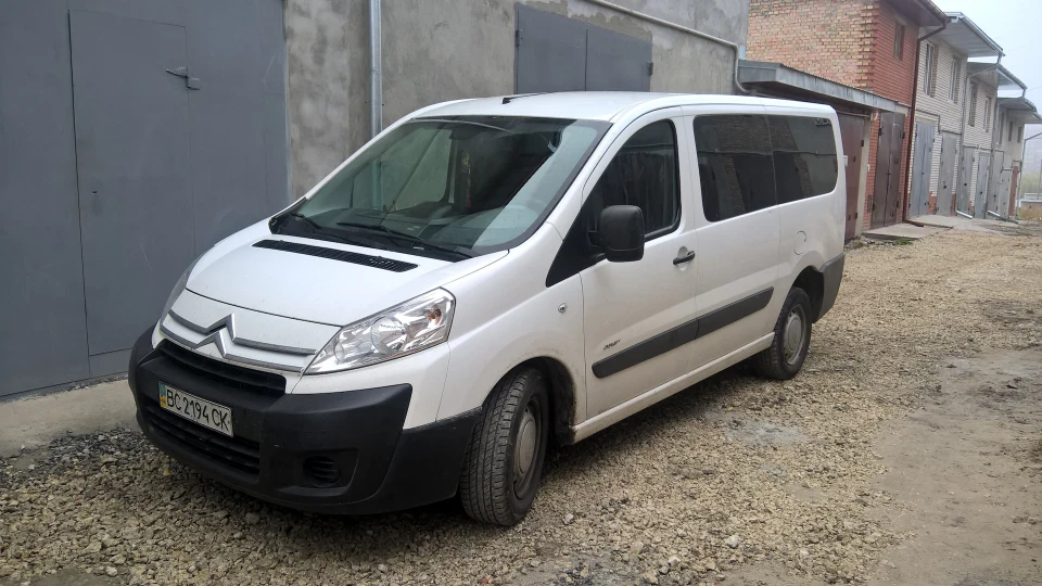Citroen Jumpy <2,0_Turbo_Family_Car> 3