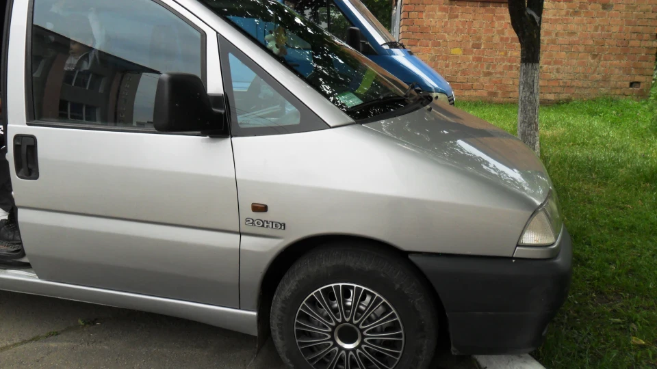 Citroen Jumpy сірий бичок 2