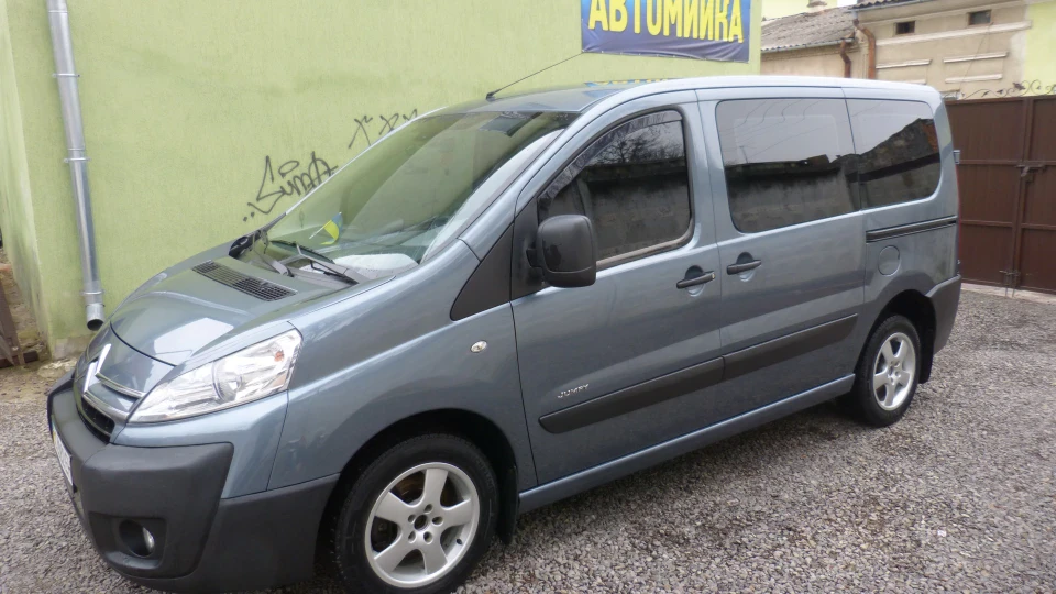 Citroen Jumpy сірий металік 2,0 3