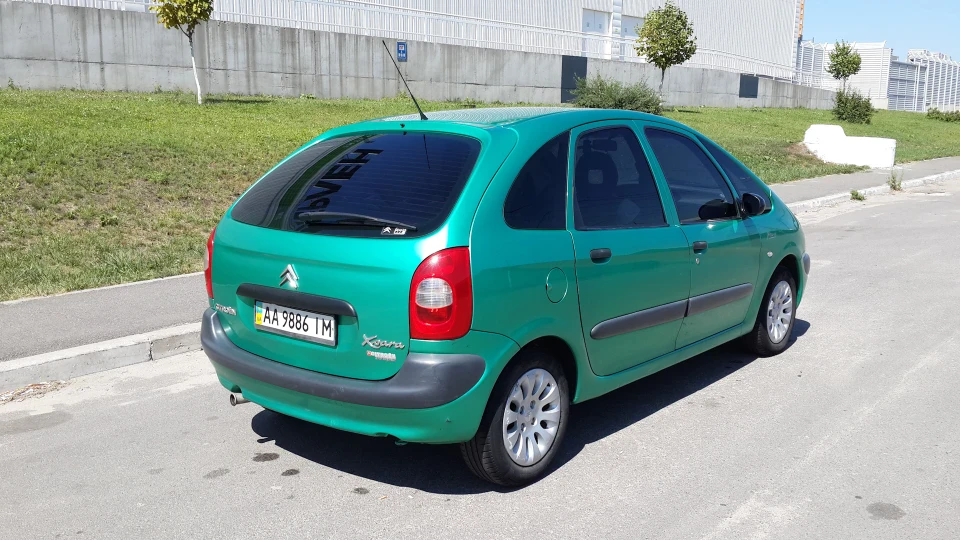 Citroen Xsara Picasso зелений кислотний 1.8 2